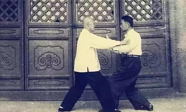 百练之后再读书——浅谈太极拳经典理论在习练中的指导意义